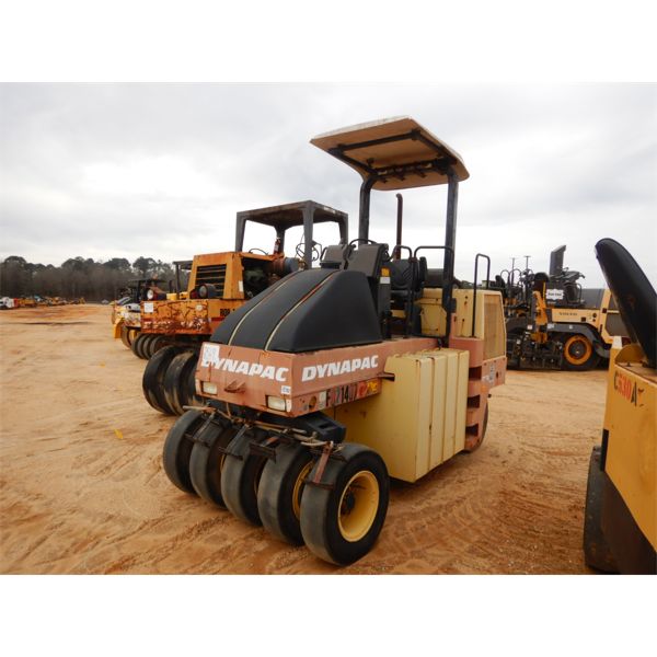 2003 DYNAPAC CP132 Roller