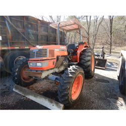 2003 KUBOTA M8200DT Farm Tractor