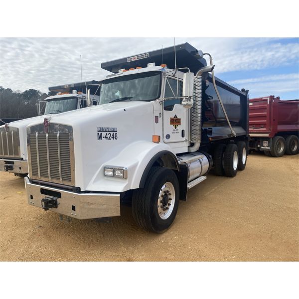 2019 KENWORTH T800 Dump Truck