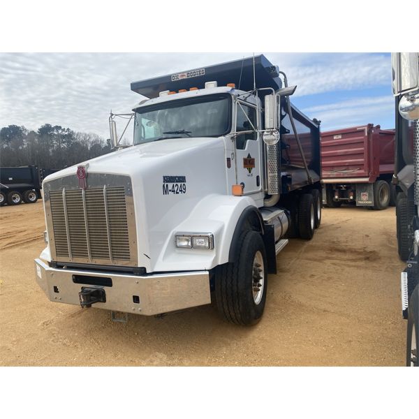 2019 KENWORTH T800 Dump Truck