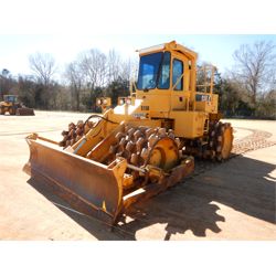 1981 CAT 815B Compactor
