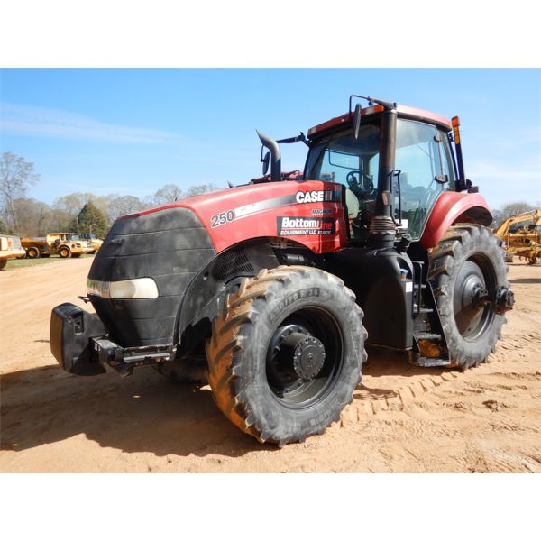 2014 CASE MAGNUM 250 Farm Tractor