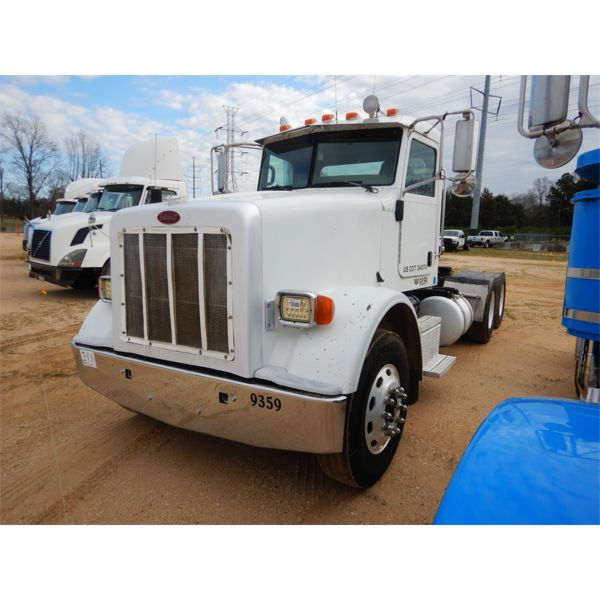 2009 PETERBILT 367 Day Cab Truck