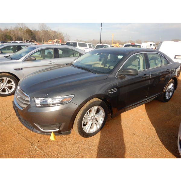 2015 FORD TAURUS Automobile