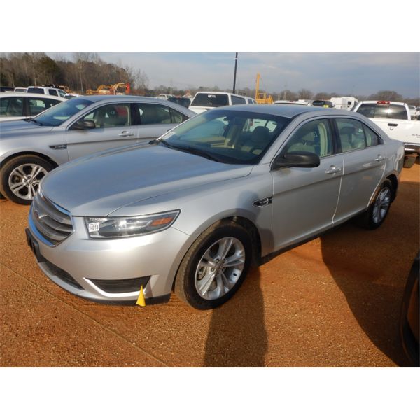 2015 FORD TAURUS Automobile