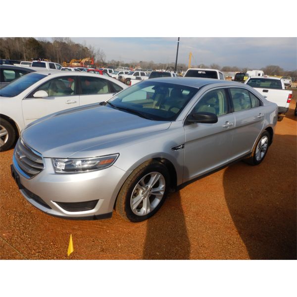 2015 FORD TAURUS Automobile