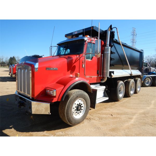 2007 KENWORTH T800 Dump Truck