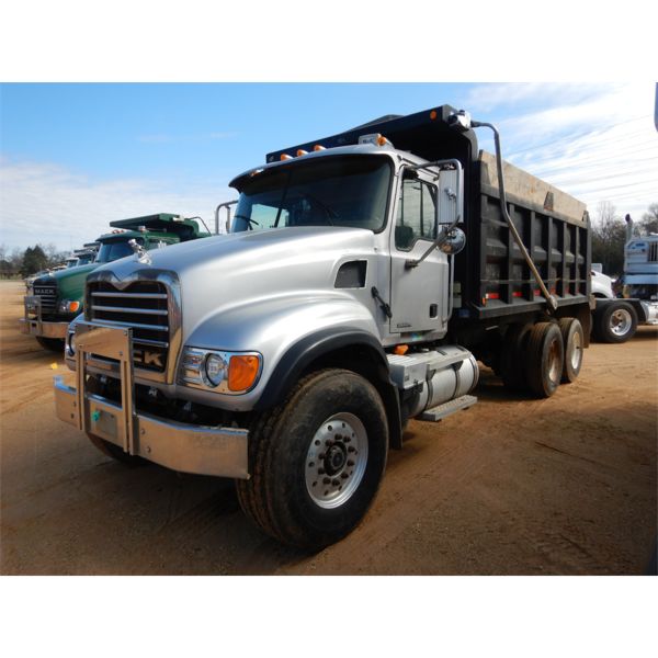2005 MACK CV713 Dump Truck