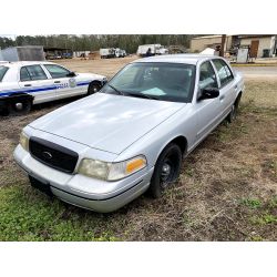2000 FORD CROWN VICTORIA Automobile