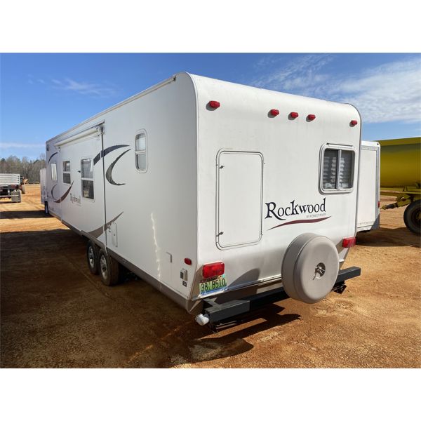 2006 FOREST RIVER ROCKWOOD Travel Trailer
