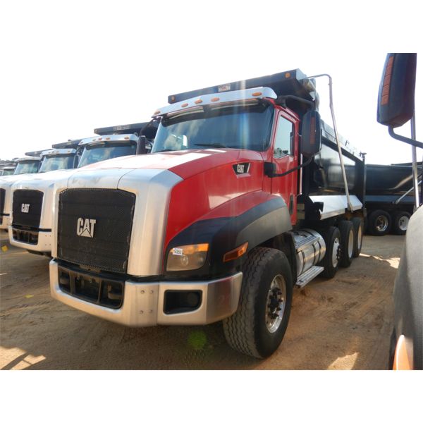 2015 CAT CT660S Dump Truck