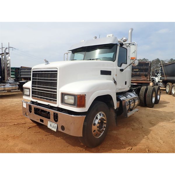 2014 MACK CHU613 Day Cab Truck