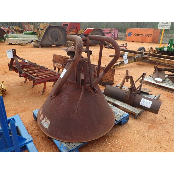 Seed/fertilizer hopper spreader