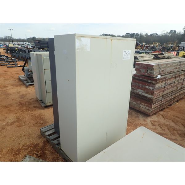 (2) 5 drawer cabinets