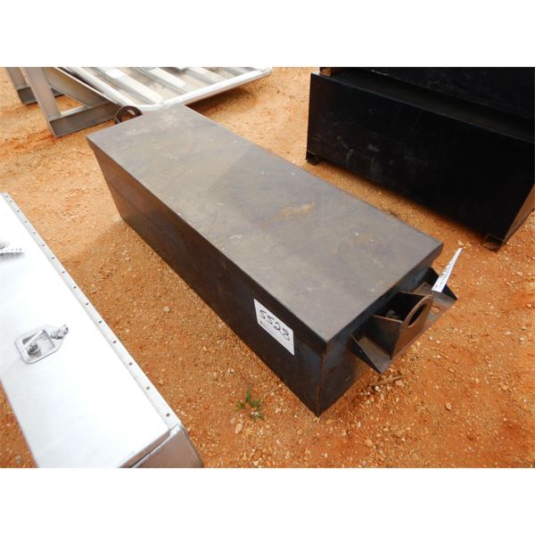 (1) steel storage box