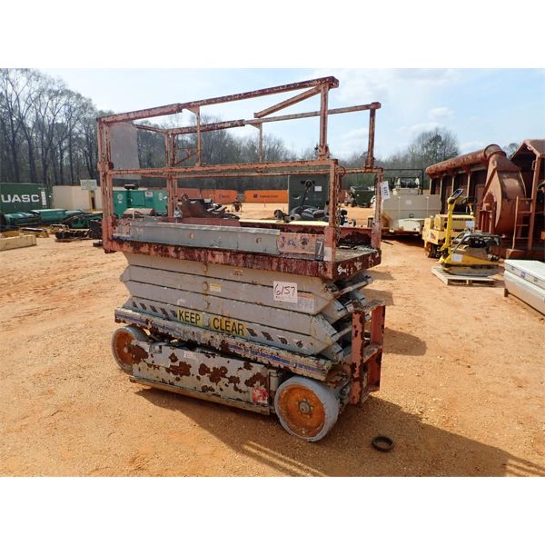 SKYJACK 3226 Scissor Lift