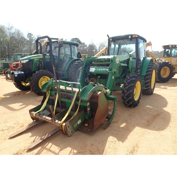 2004 JOHN DEERE 6415 Farm Tractor