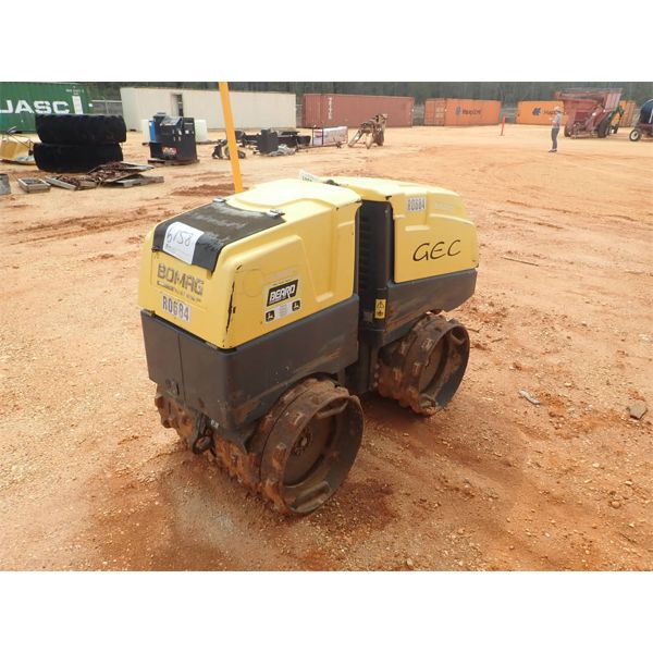 BOMAG BMP 8500 compactable, 33" sheepfoot drums, remote control