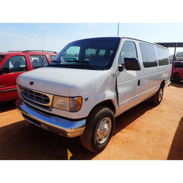 2002 FORD E350 Passenger Van