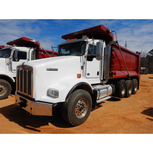2020 KENWORTH T800 Dump Truck