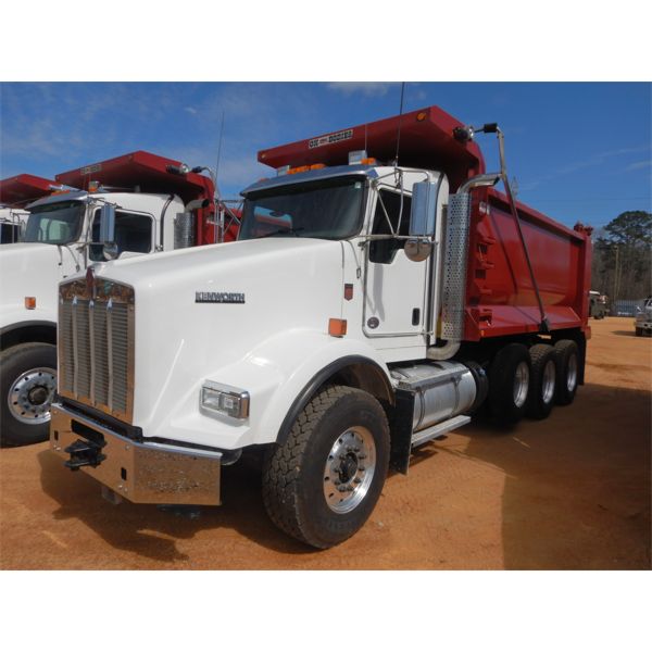 2020 KENWORTH T800 Dump Truck