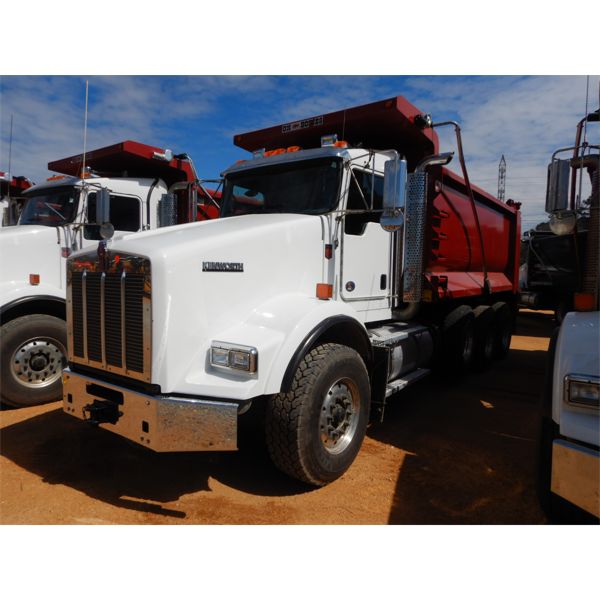 2020 KENWORTH T800 Dump Truck