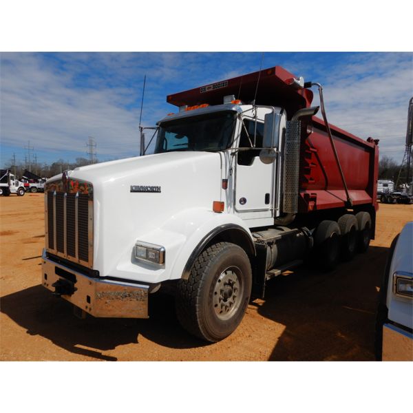 2020 KENWORTH T800 Dump Truck