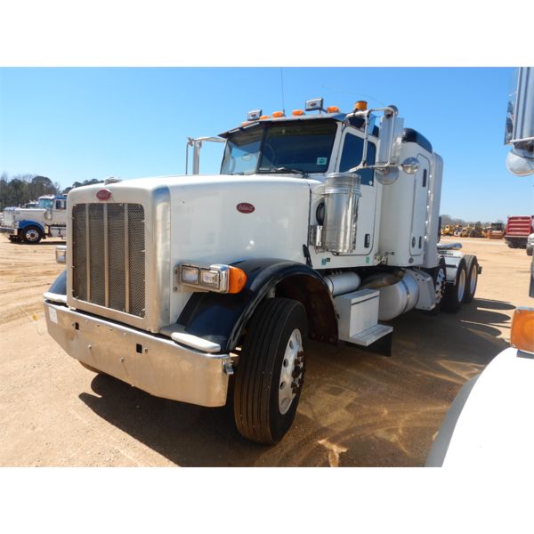 2008 PETERBILT 367 Sleeper Truck