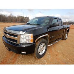 2007 CHEVROLET SILVERADO Z71 Pickup Truck