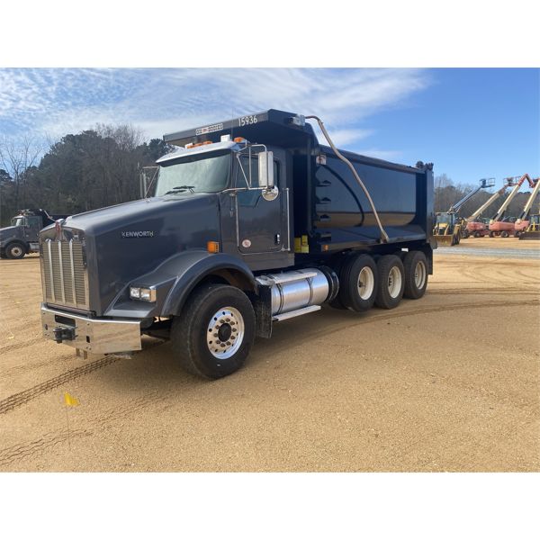 2019 KENWORTH T800 Dump Truck