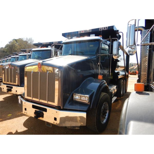 2019 KENWORTH T800 Dump Truck