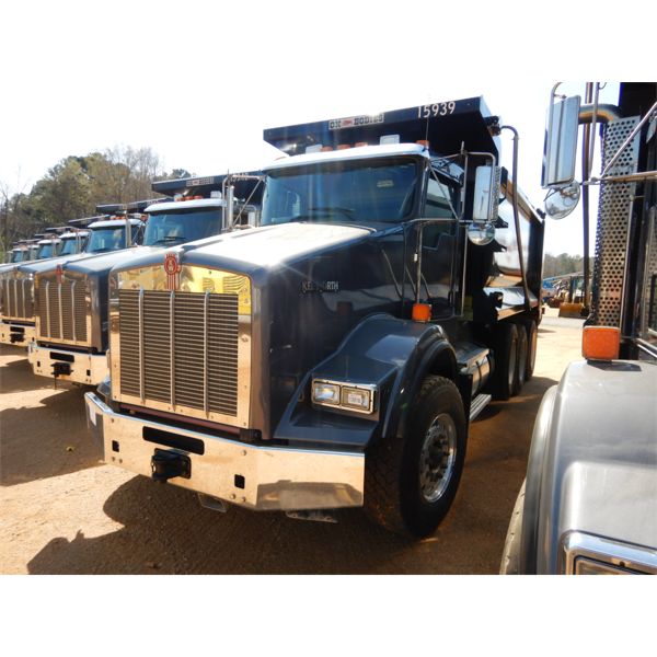 2019 KENWORTH T800 Dump Truck