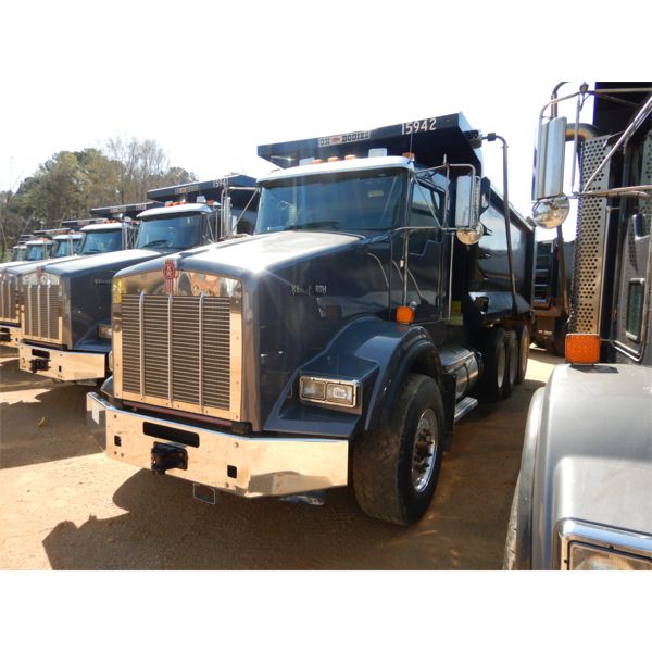 2019 KENWORTH T800 Dump Truck