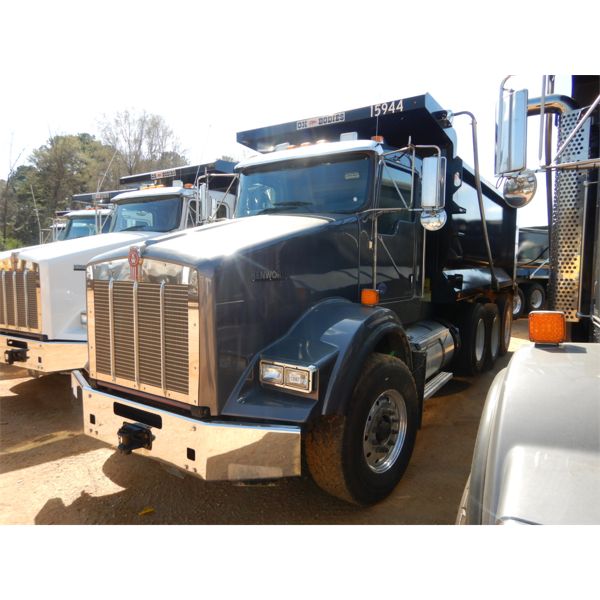 2019 KENWORTH T800 Dump Truck