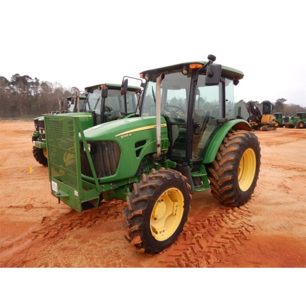 2009 JOHN DEERE 5095M Farm Tractor