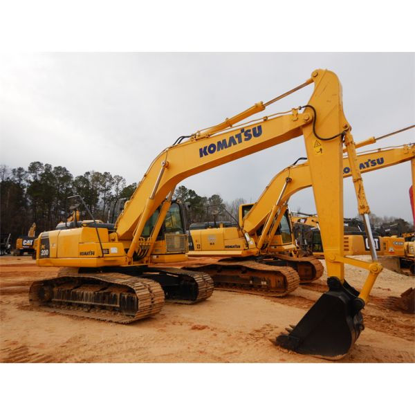 KOMATSU PC200-8MO Excavator