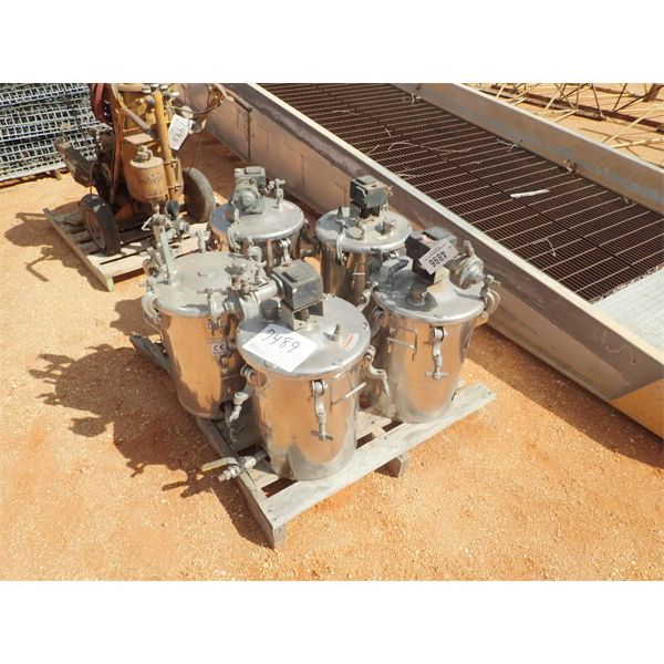 GRACO  (5) water supply tank on pallet