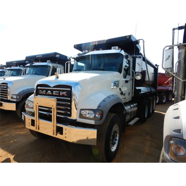 2016 MACK GU713 Dump Truck