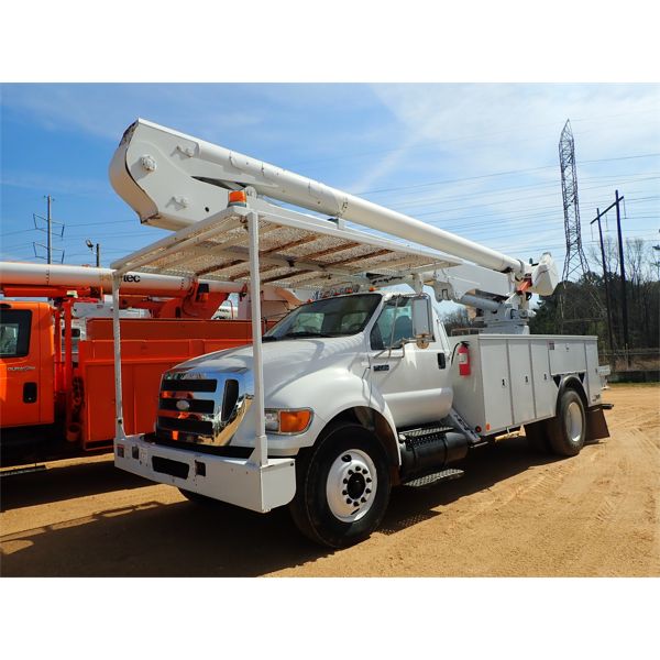 2008 FORD F750 Bucket Truck