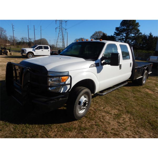 2015 FORD F350 Flatbed Truck