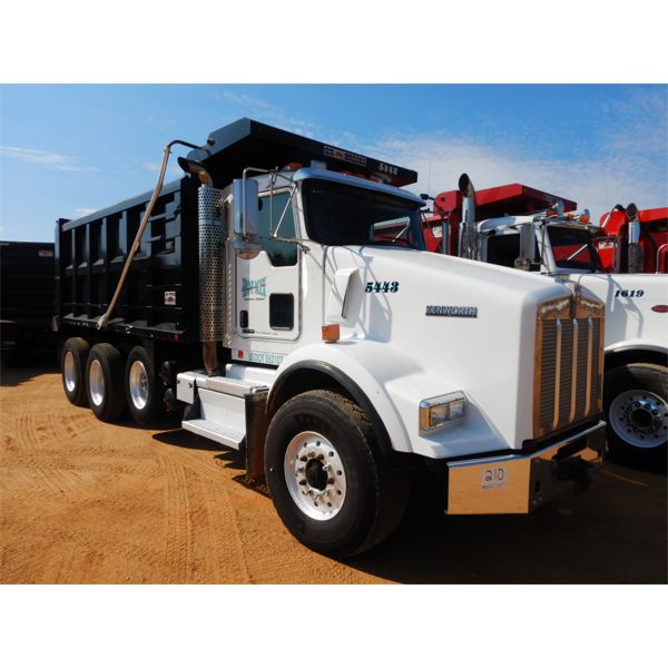 2018 KENWORTH T800 Dump Truck
