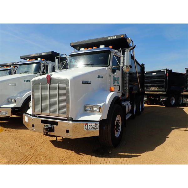 2018 KENWORTH T800 Dump Truck