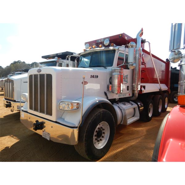 2018 PETERBILT 388 Dump Truck