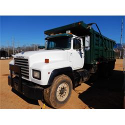 2001 MACK RD688SX Dump Truck