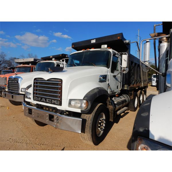 2009 MACK GU713 Dump Truck