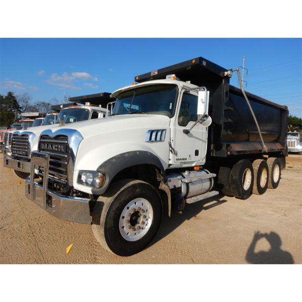 2008 MACK GU713 Dump Truck