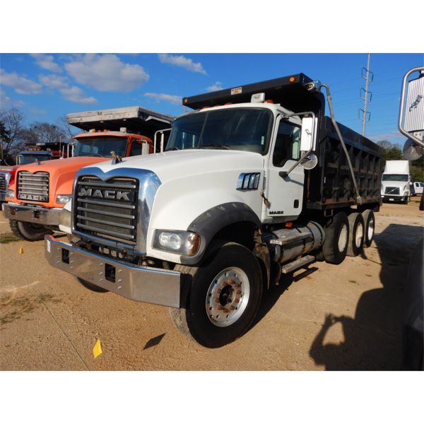 2009 MACK GU713 Dump Truck