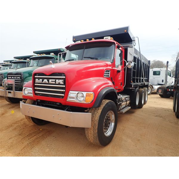 2005 MACK CV713 Dump Truck