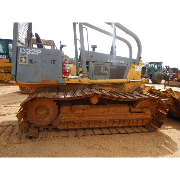 Komatsu D32P-1 Crawler Dozer