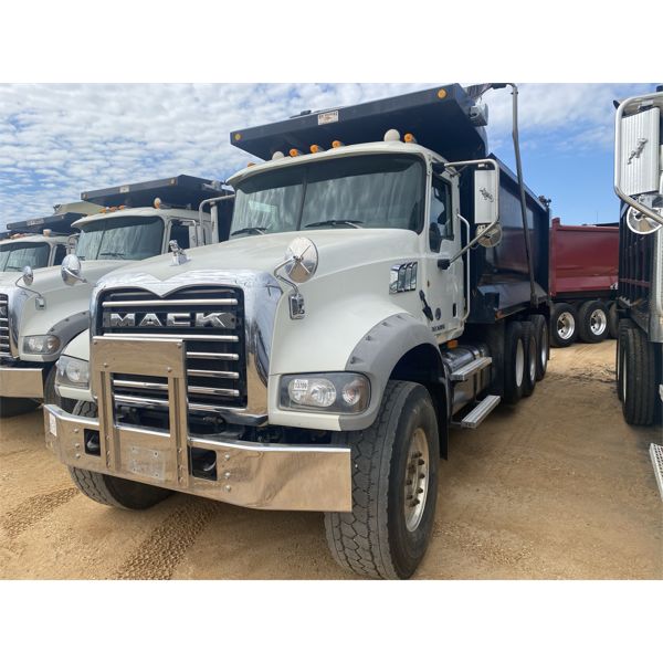 2015 MACK GU713 Dump Truck